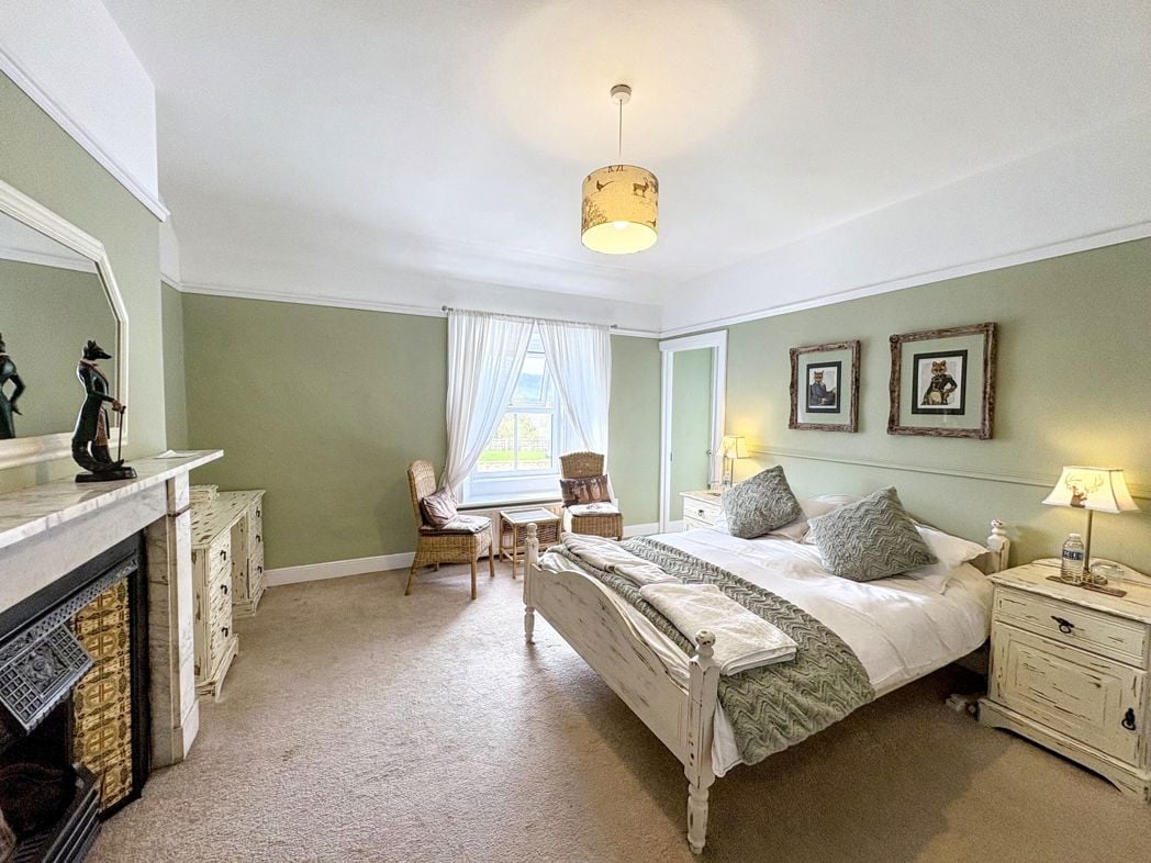 Property image 33 of 39