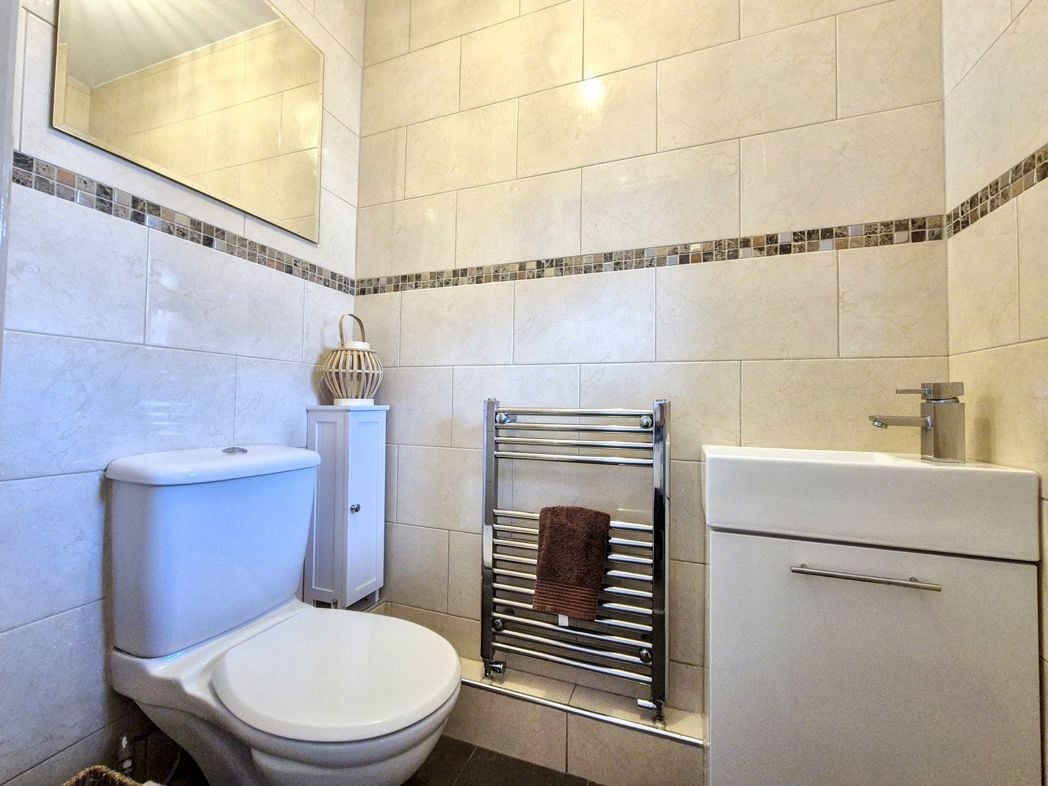 Property image 8 of 37