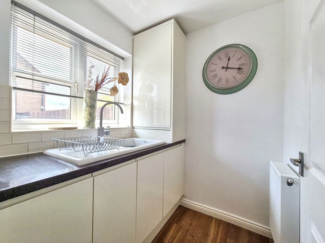 Property image 15 of 37