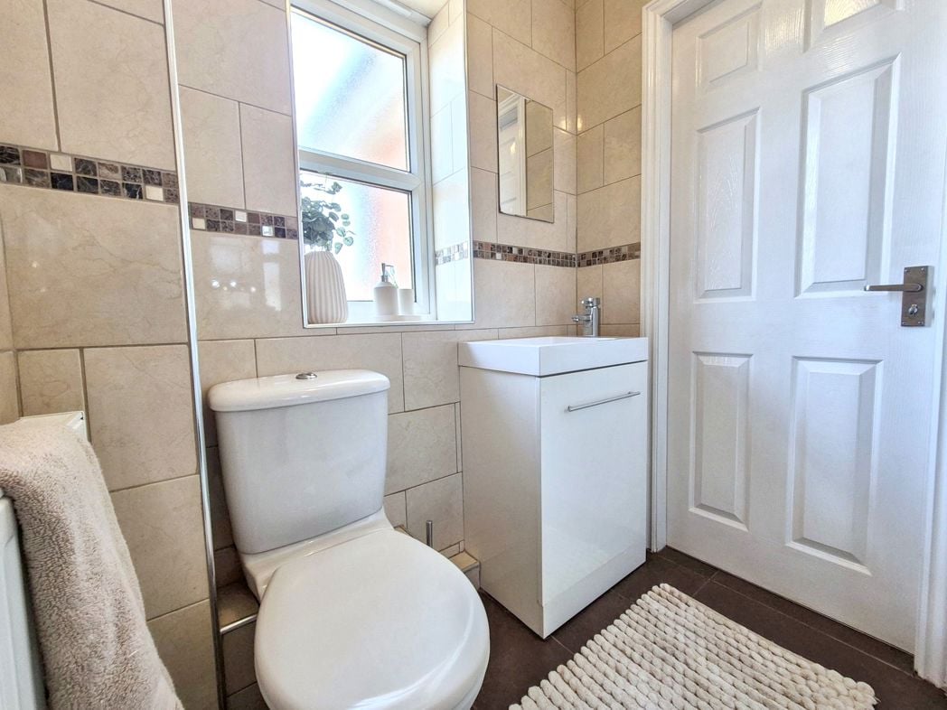 Property image 24 of 37