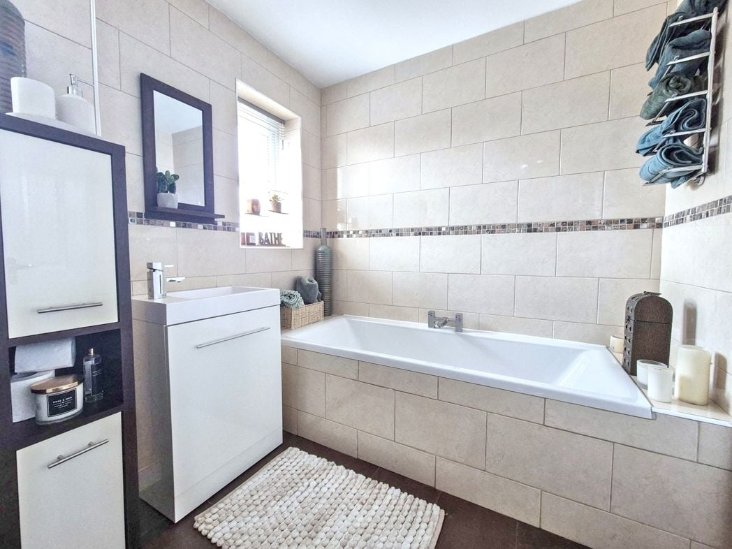 Property image 31 of 37