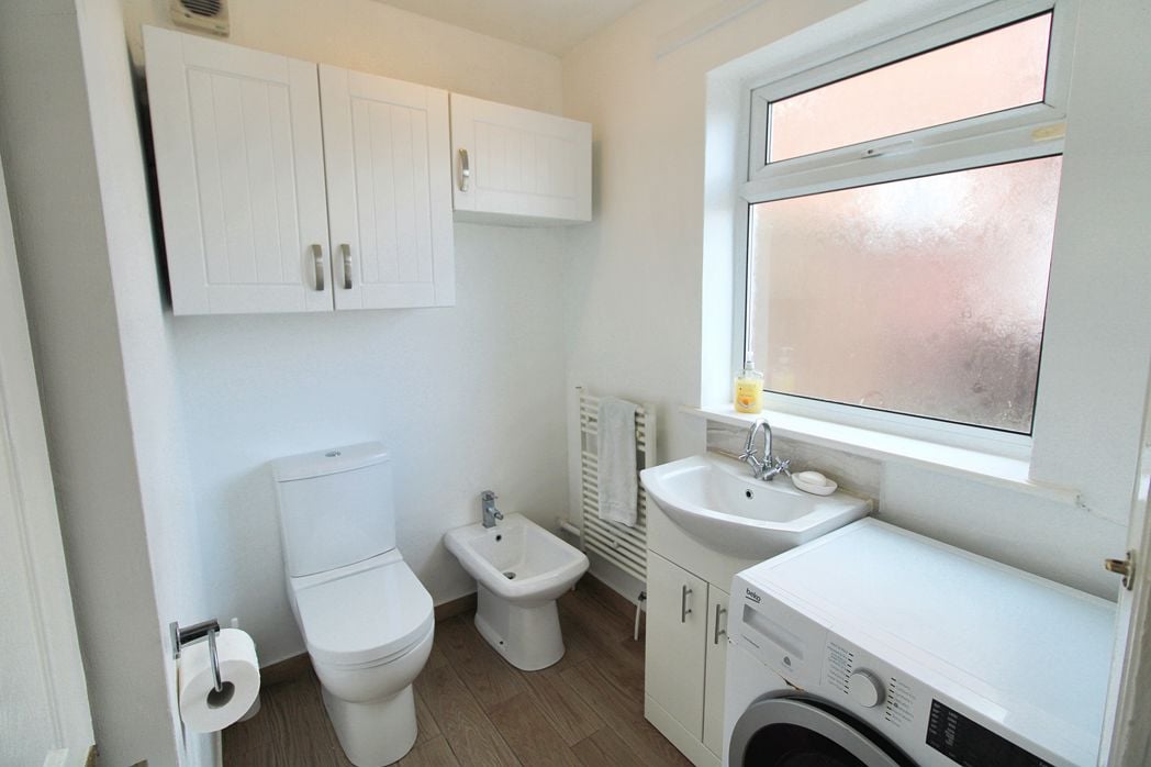 Property image 5 of 11