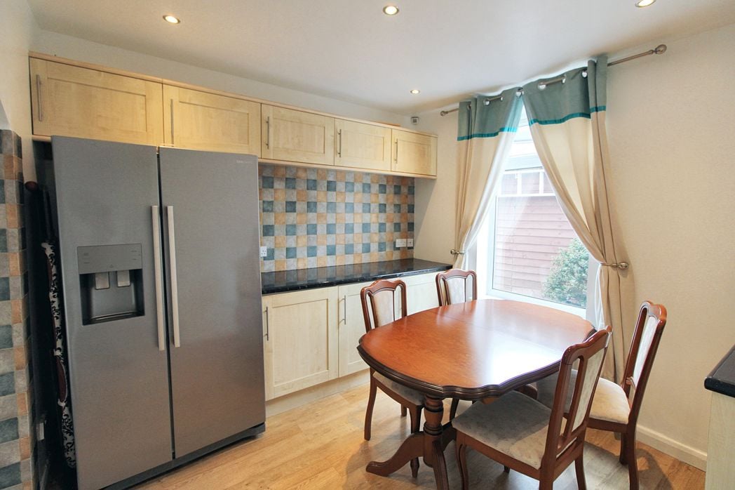 Property image 4 of 11