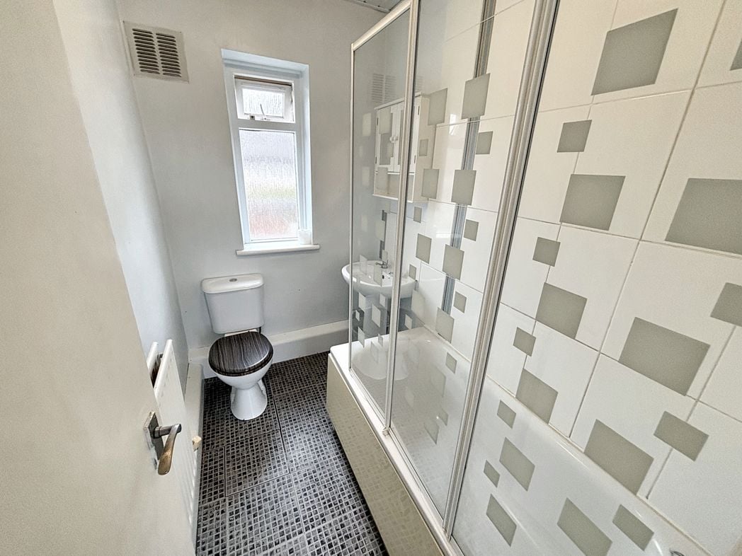 Property image 6 of 11