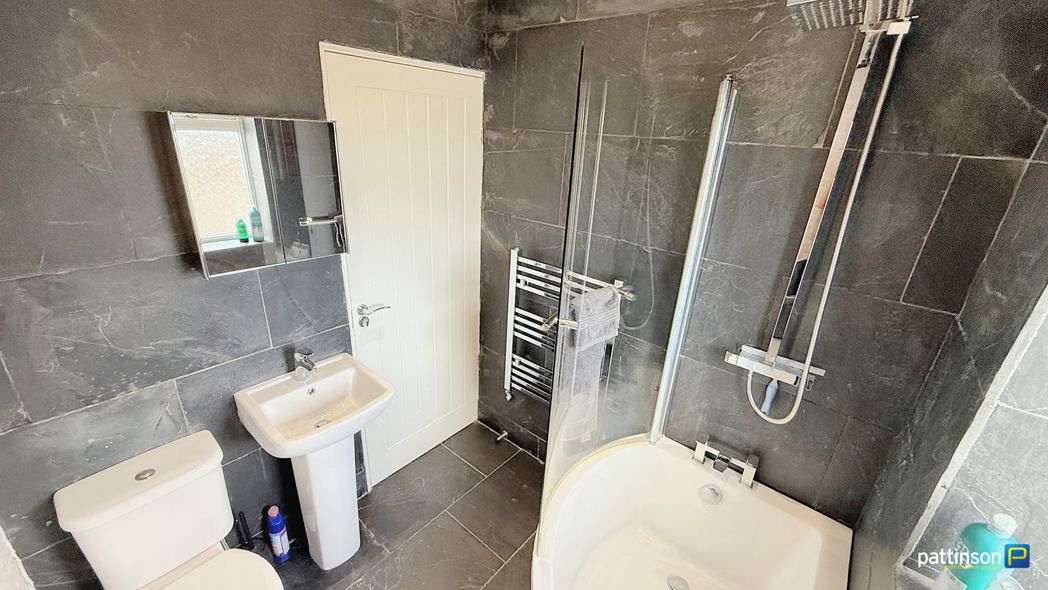Property image 26 of 37