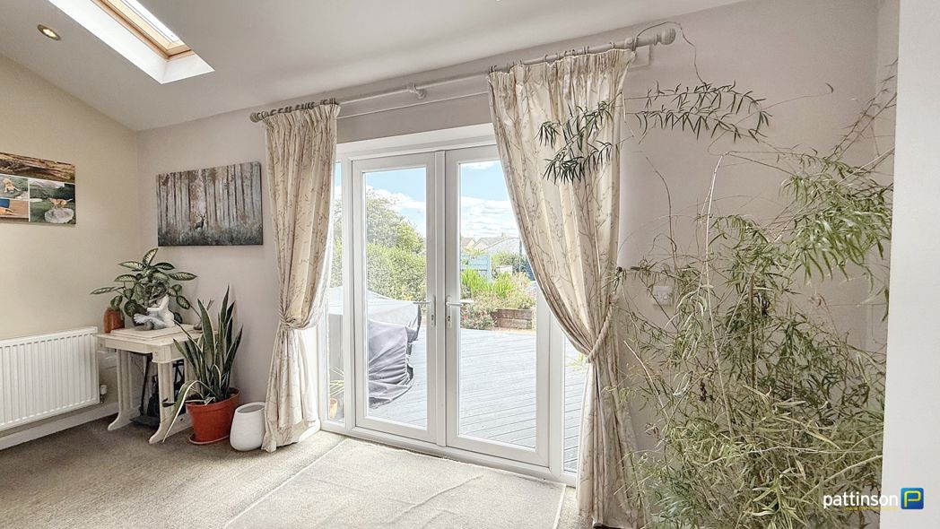 Property image 16 of 37