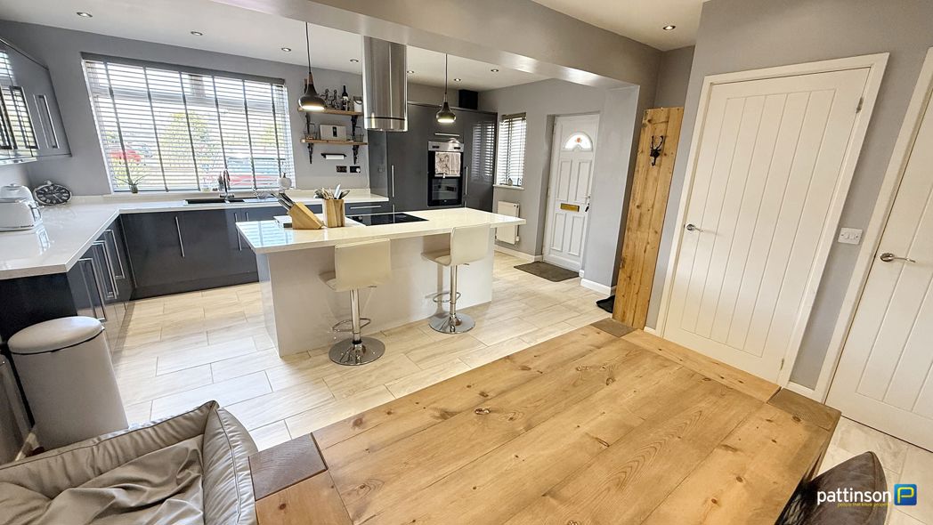 Property image 3 of 37
