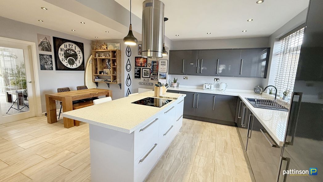 Property image 4 of 37