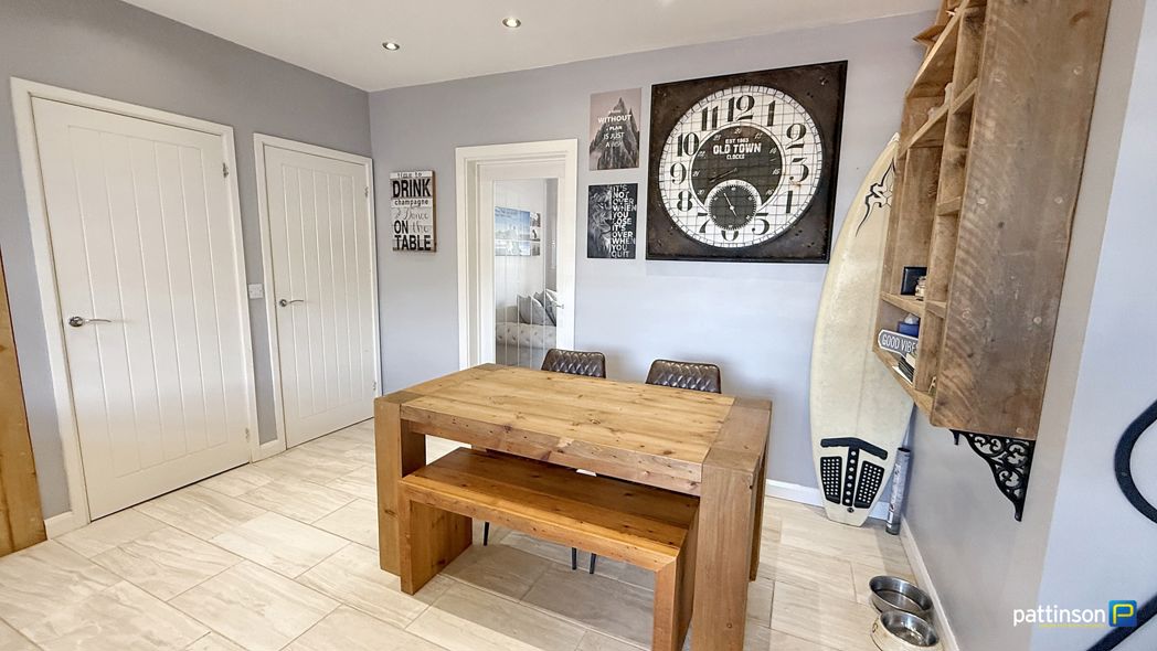 Property image 10 of 37