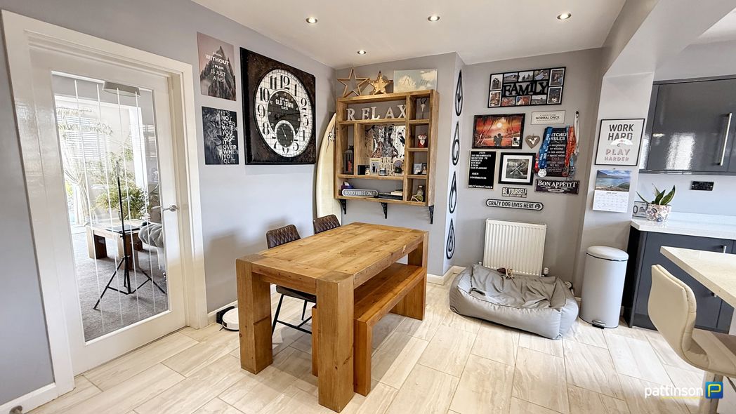 Property image 11 of 37