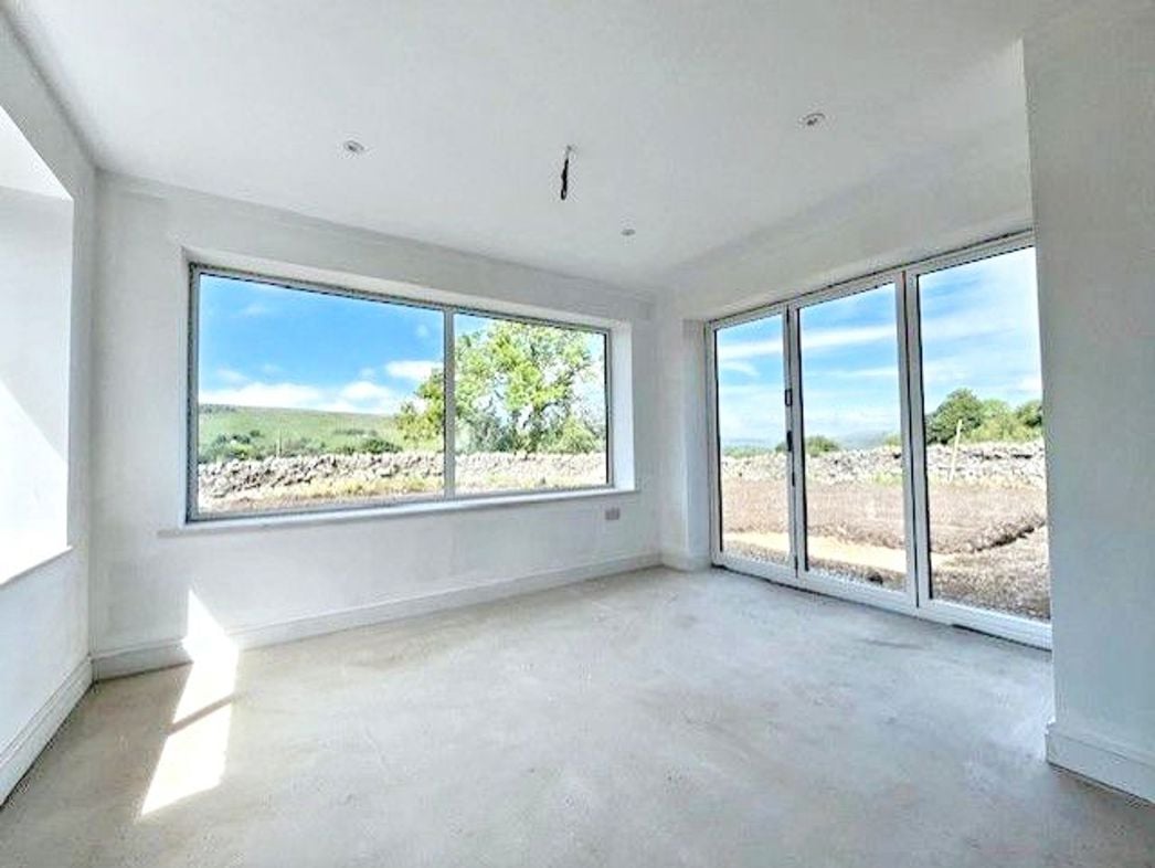 Property image 3 of 9
