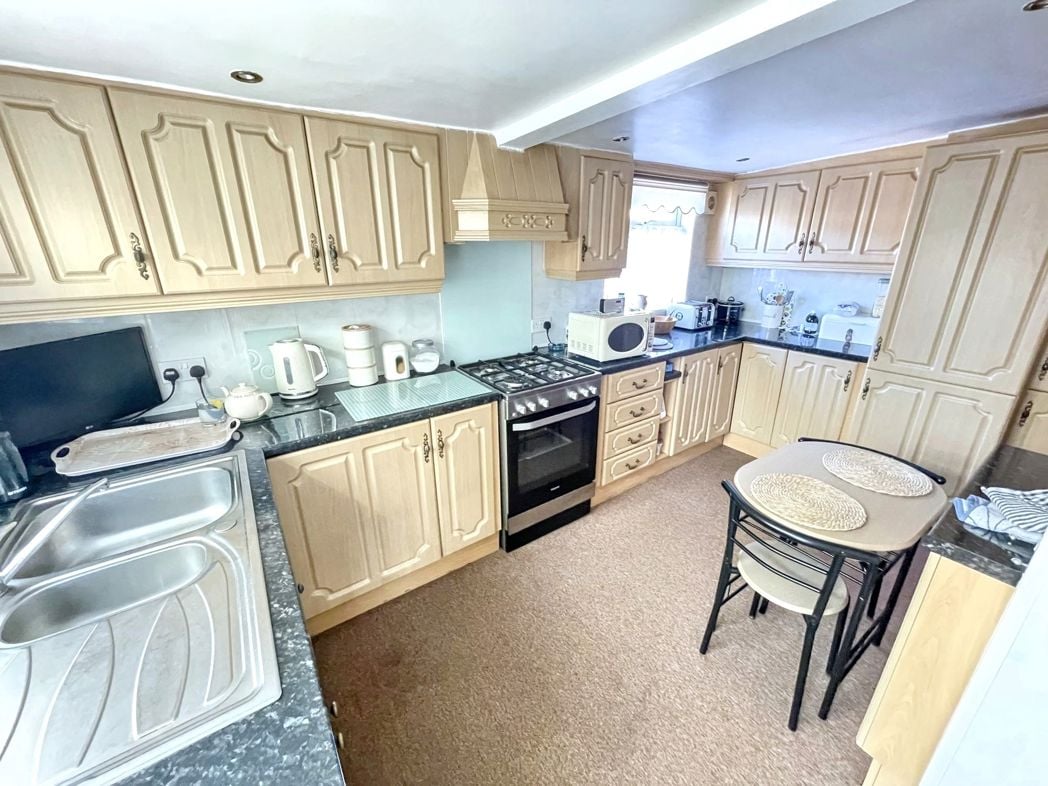 Property image 6 of 12