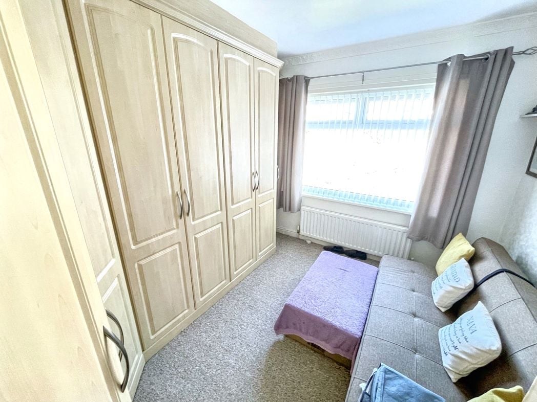 Property image 8 of 12