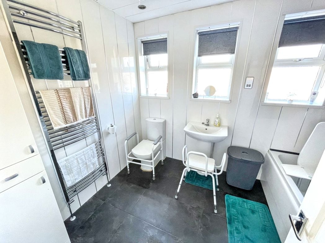 Property image 9 of 12