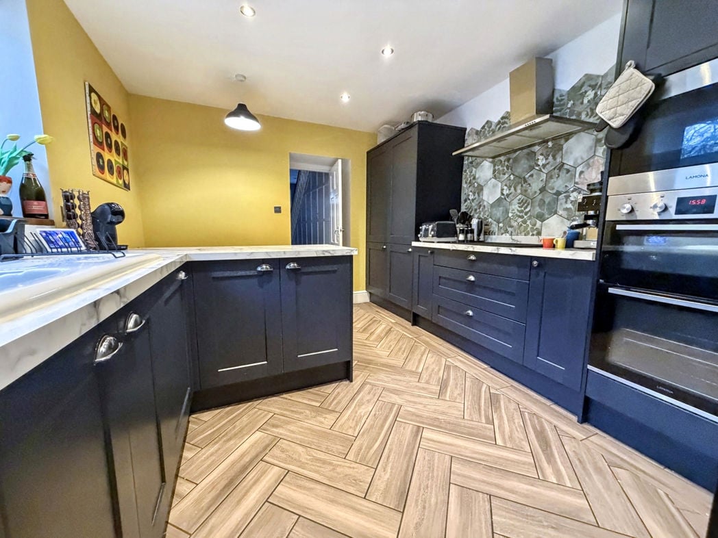 Property image 9 of 22