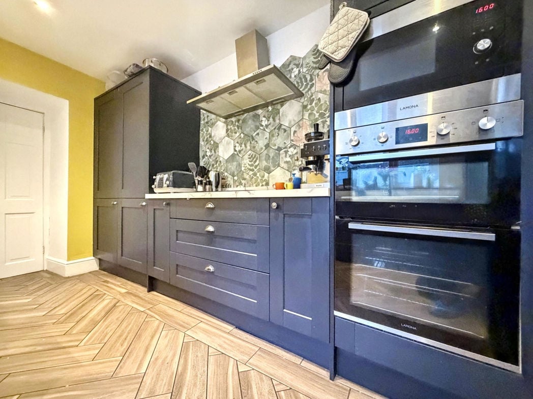 Property image 11 of 22