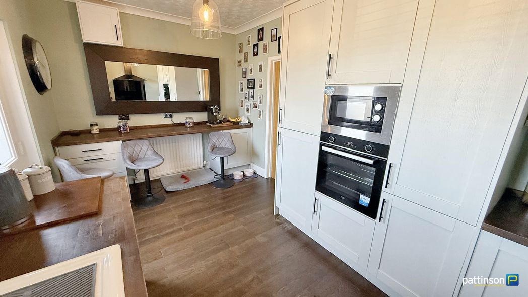 Property image 11 of 34