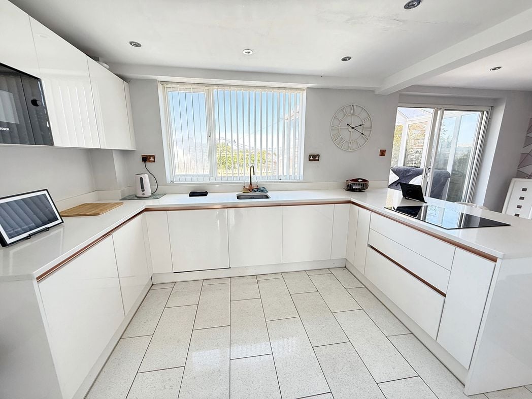 Property image 5 of 16