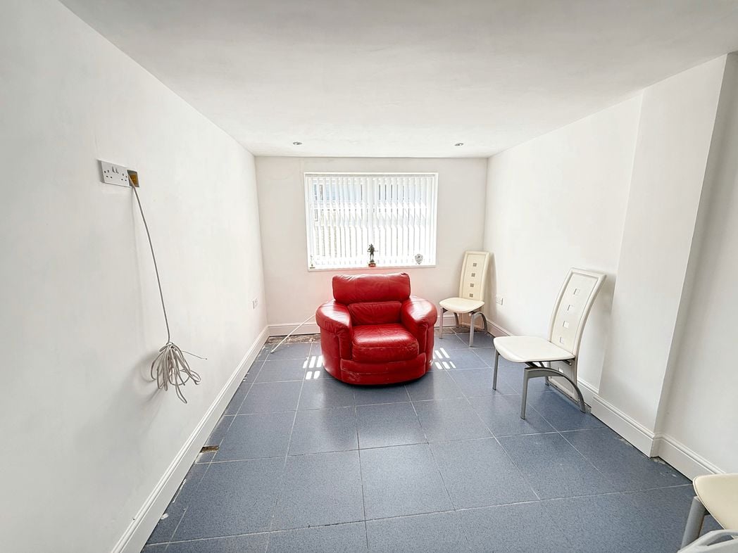 Property image 10 of 16