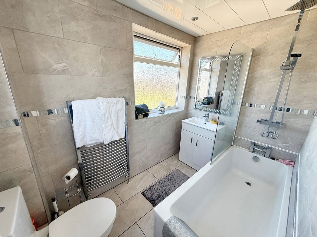 Property image 11 of 16