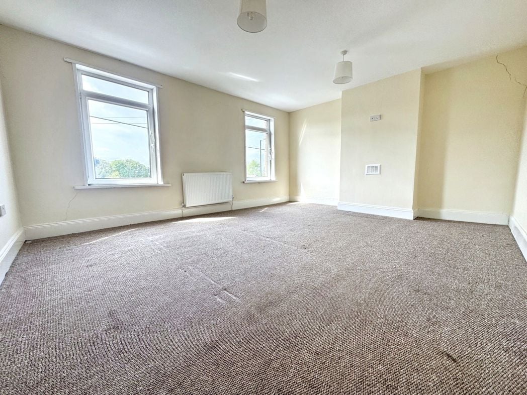 Property image 12 of 19