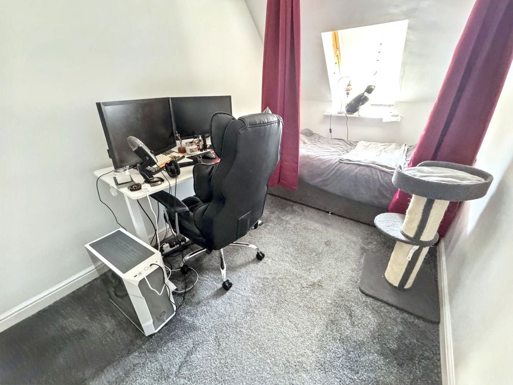 Property image 11 of 13