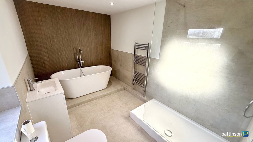 Property image 13 of 28