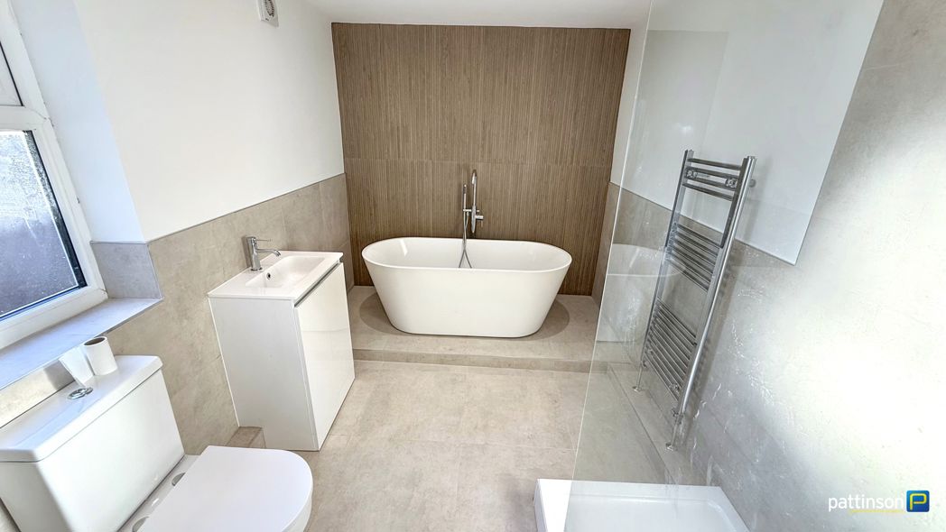 Property image 16 of 28