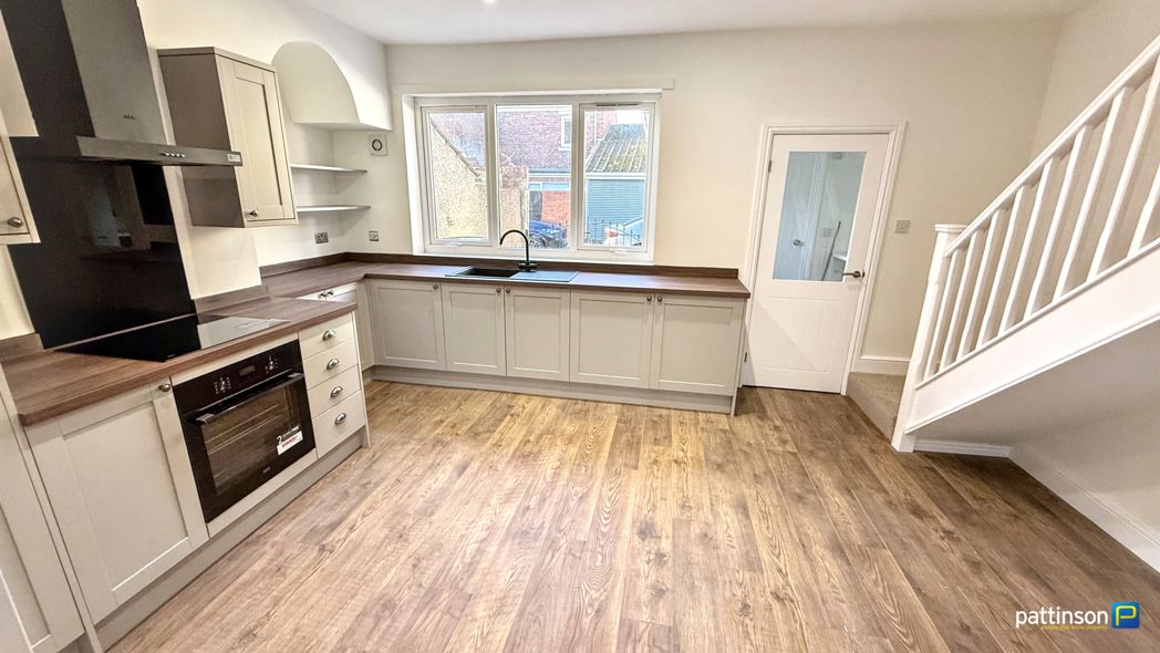 Property image 10 of 28