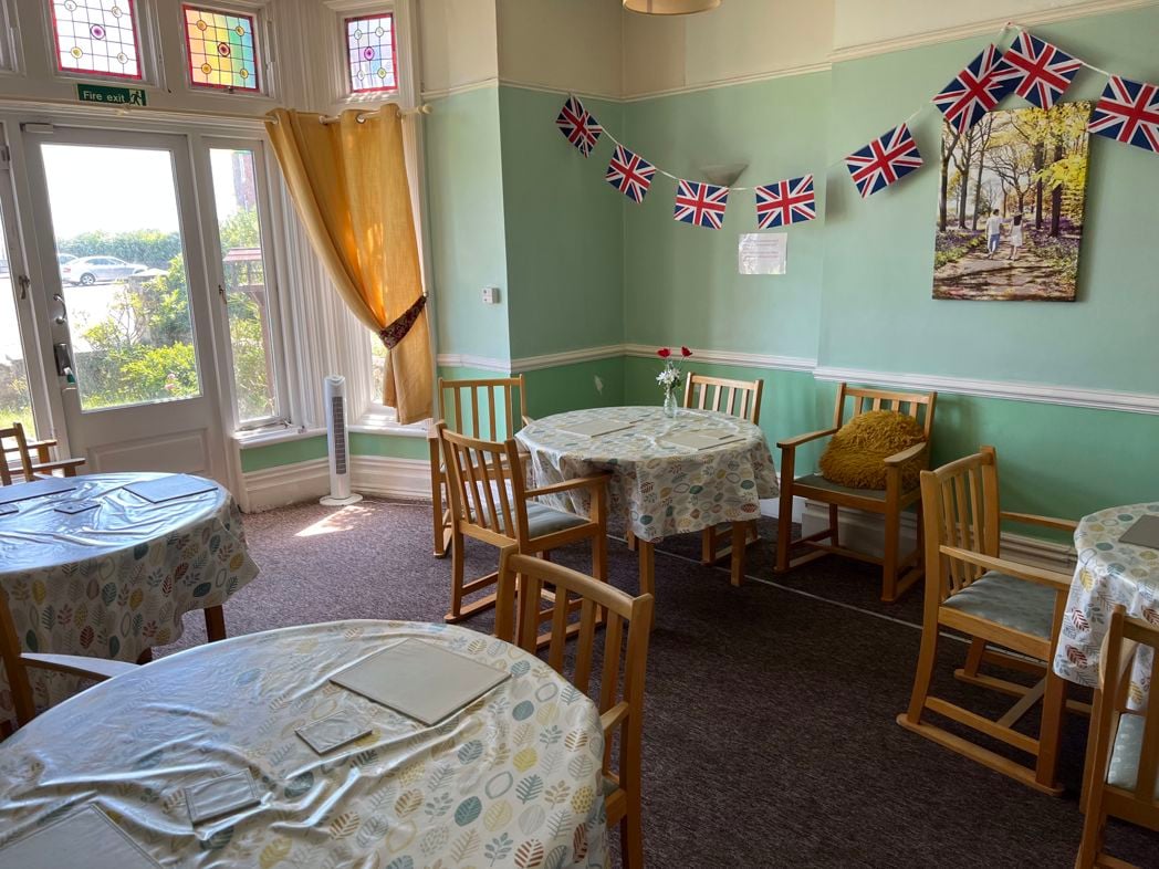Property image 3 of 12