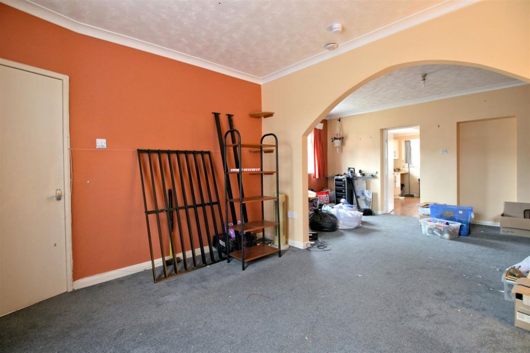 Property image 4 of 18