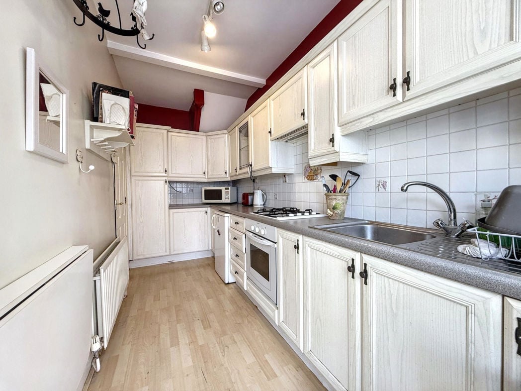 Property image 10 of 28