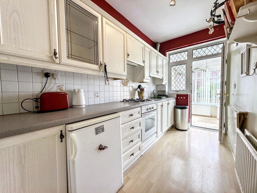 Property image 11 of 28
