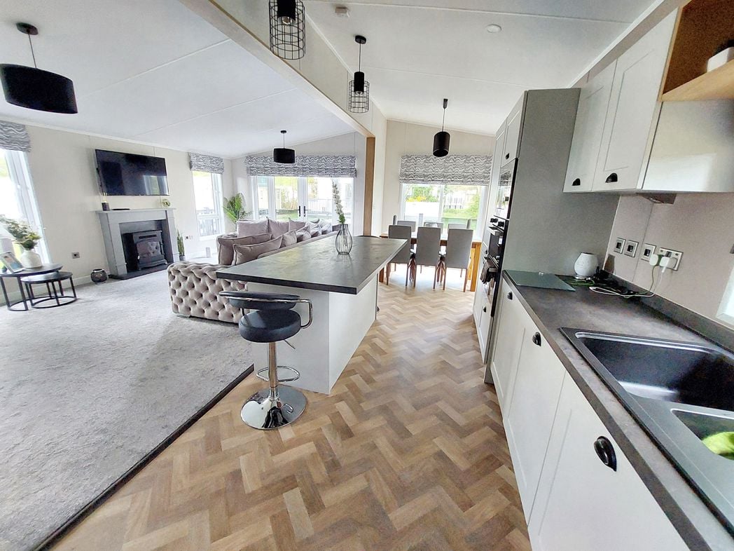 Property image 4 of 18