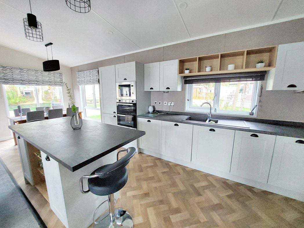 Property image 3 of 18