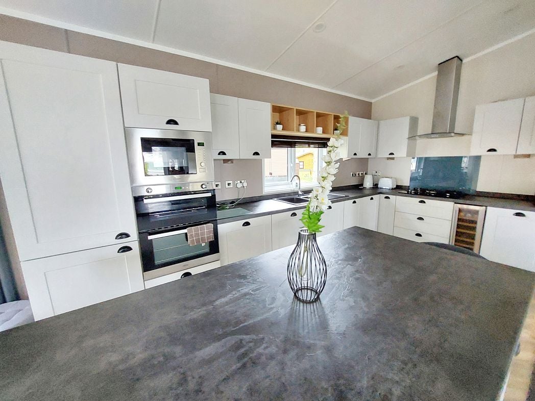 Property image 6 of 18