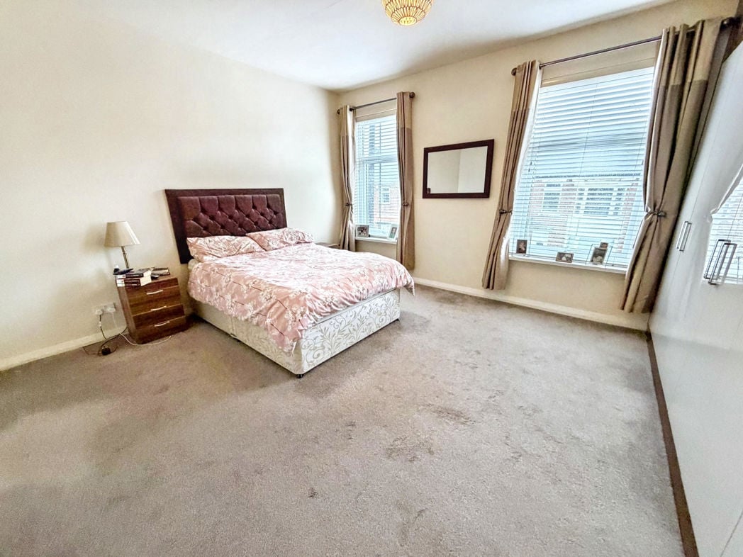 Property image 11 of 17