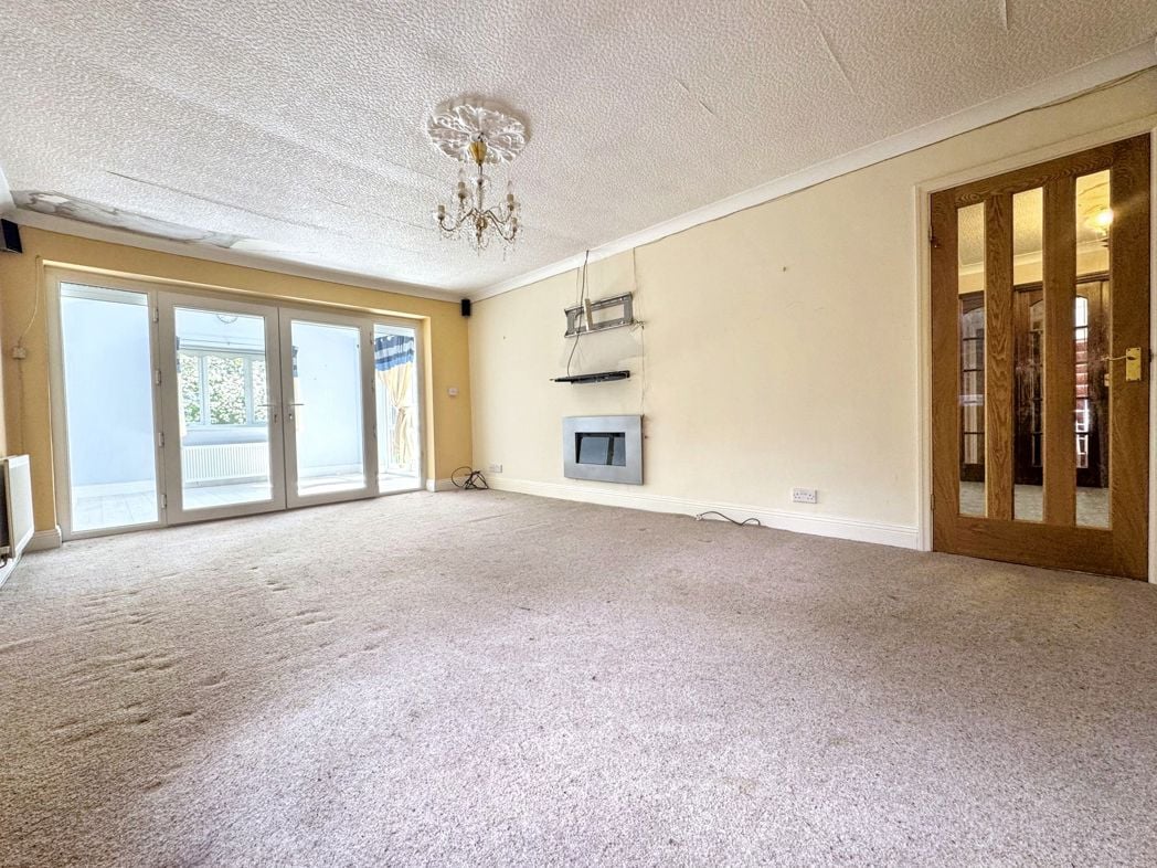 Property image 10 of 28