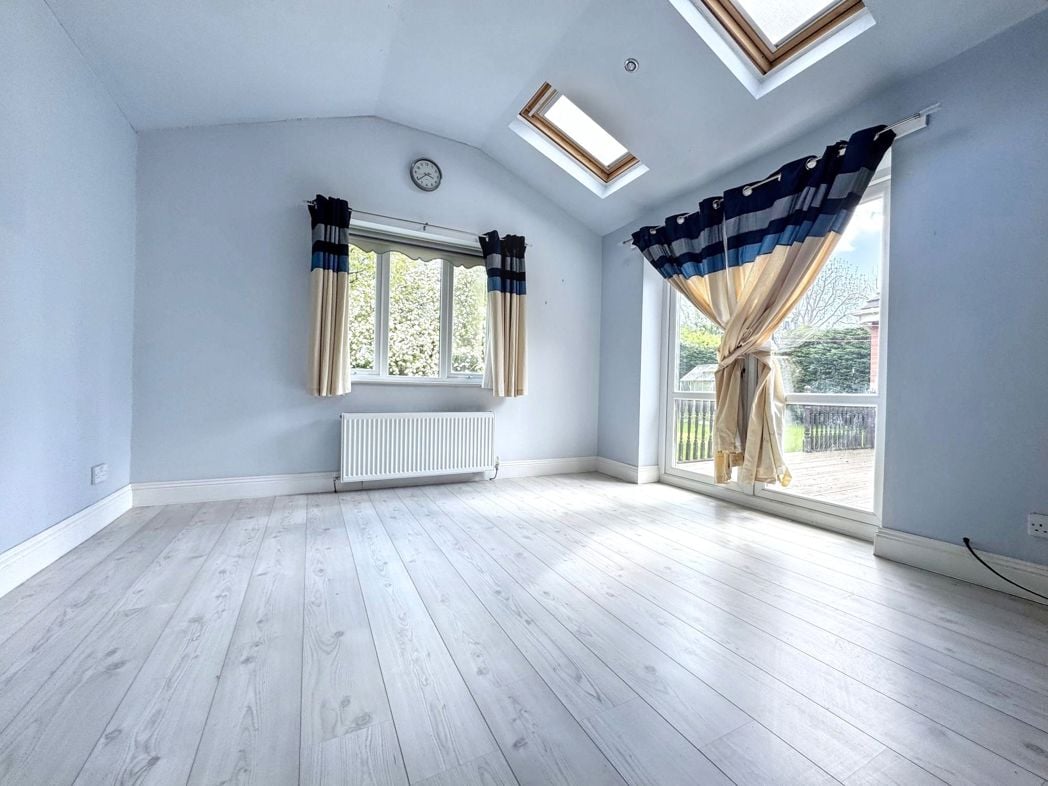 Property image 3 of 28