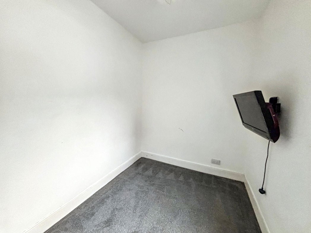 Property image 7 of 8