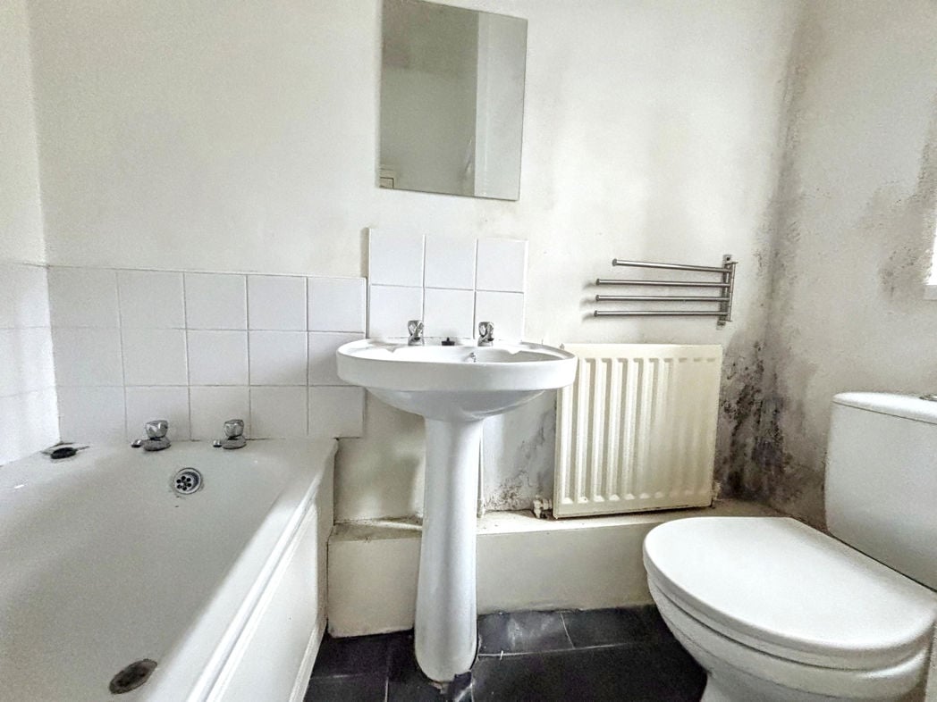 Property image 5 of 8