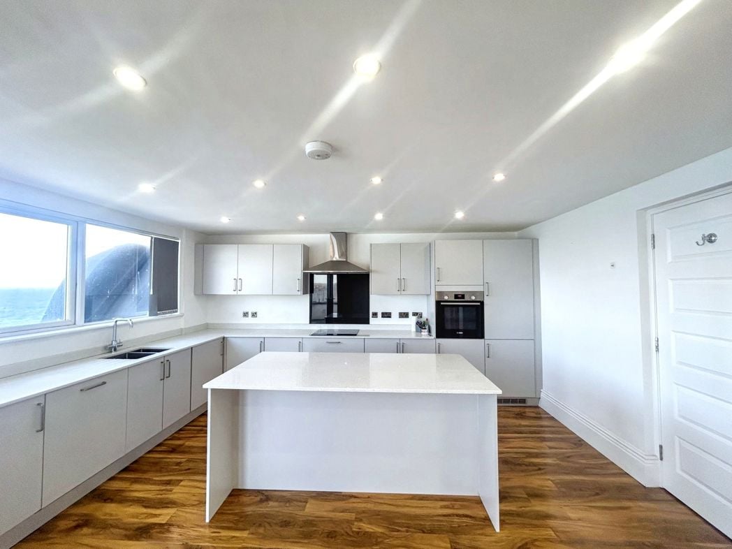 Property image 5 of 19