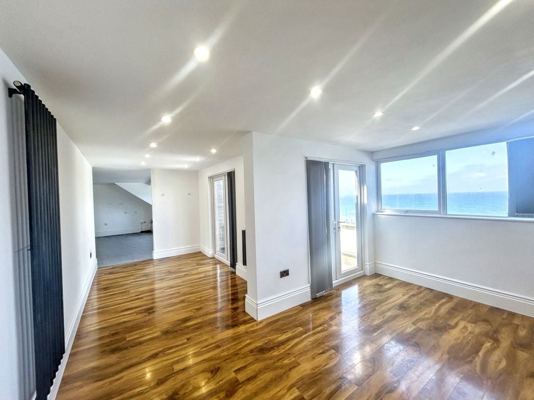 Property image 4 of 19