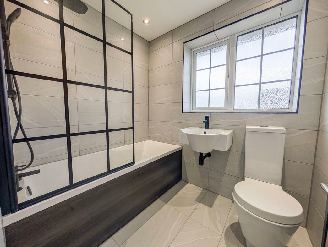 Property image 11 of 15