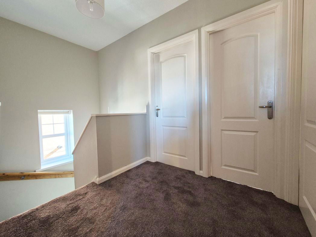 Property image 16 of 31