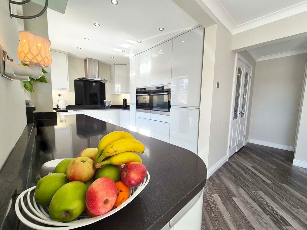 Property image 9 of 31