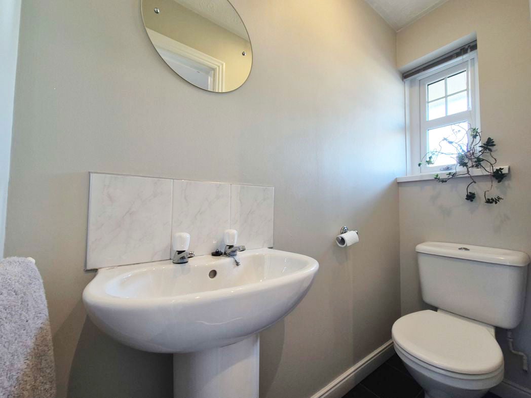 Property image 5 of 31