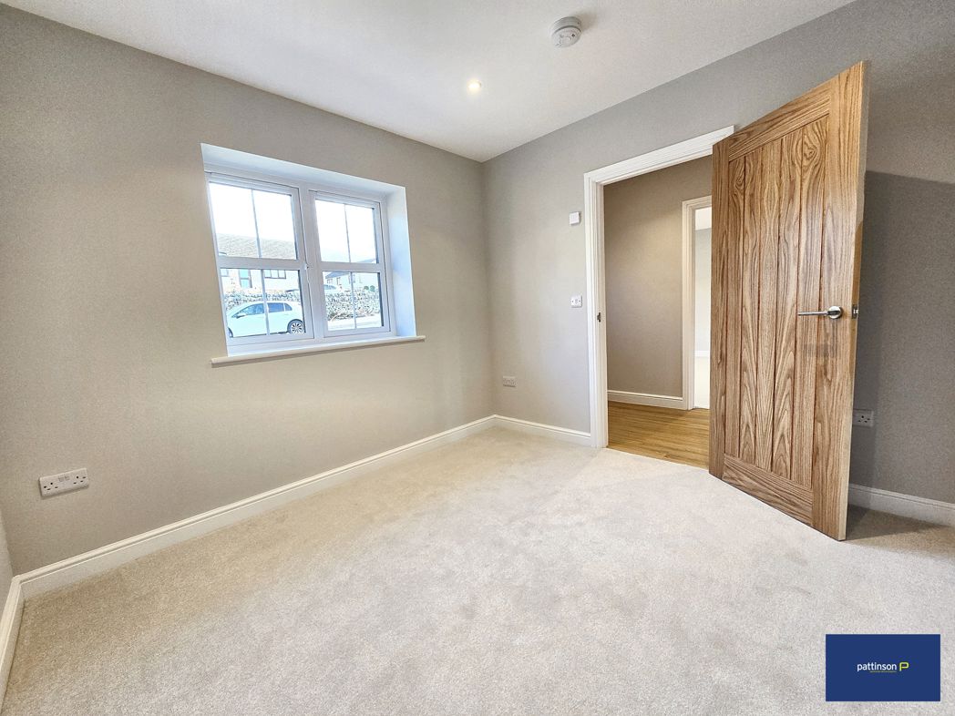 Property image 12 of 18