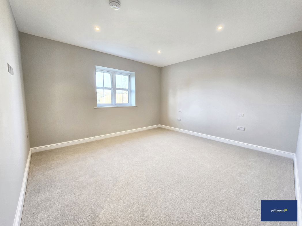 Property image 8 of 17
