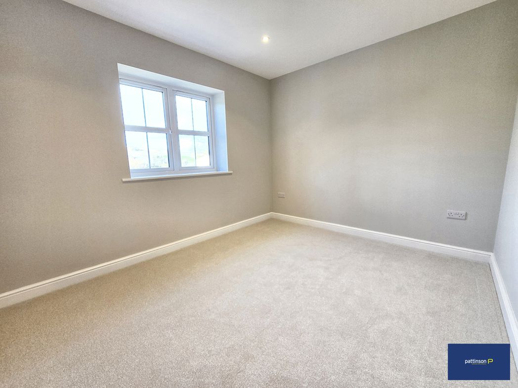 Property image 11 of 17